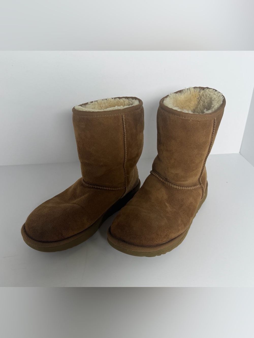 UGG Classic Short II Boots - Women’s Size 8 - Chestnut Suede
